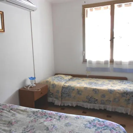 Porto Pino Mimosa Villa *
