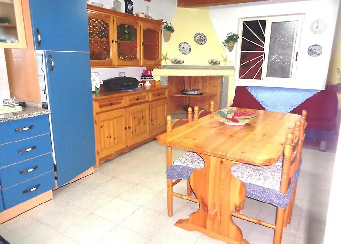 Villa Porto Pino Mimosa *