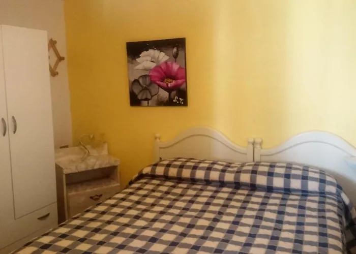 Villa Porto Pino Mimosa